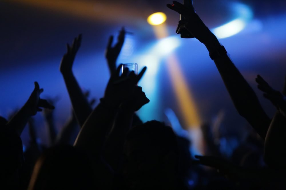 Picture of people drinking and partying